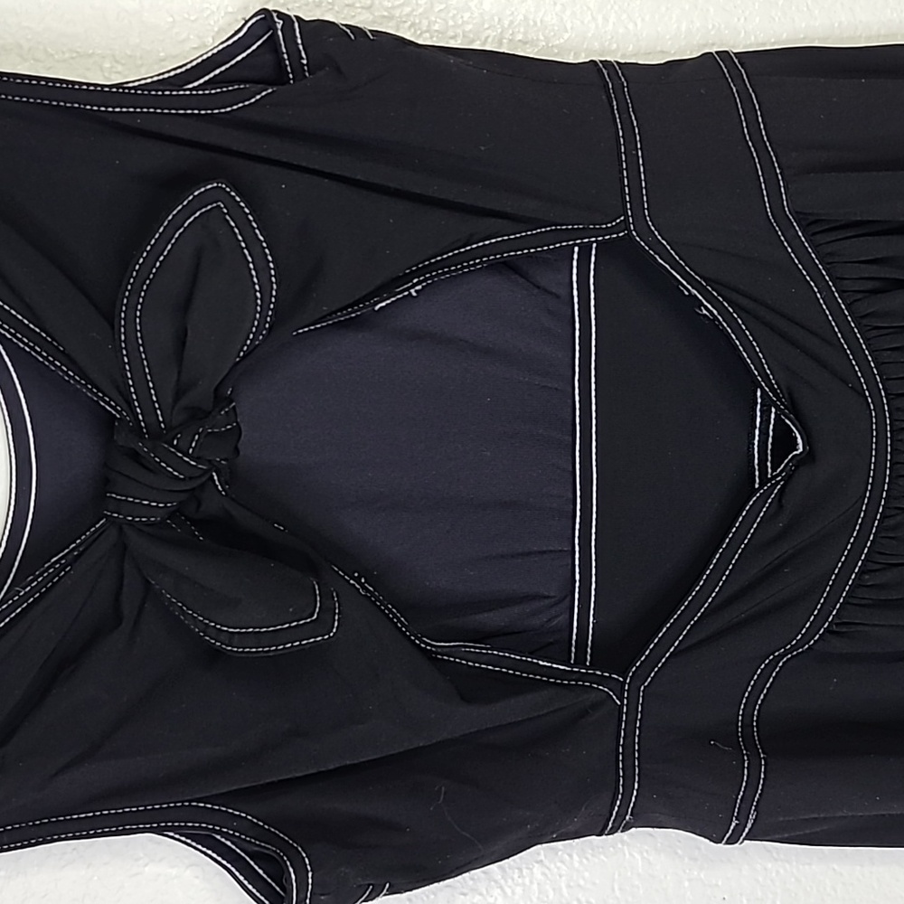 BCBG Dress Size Small Black White Embellished Cut Out Back Cute Travel Casual - Picture 6 of 9